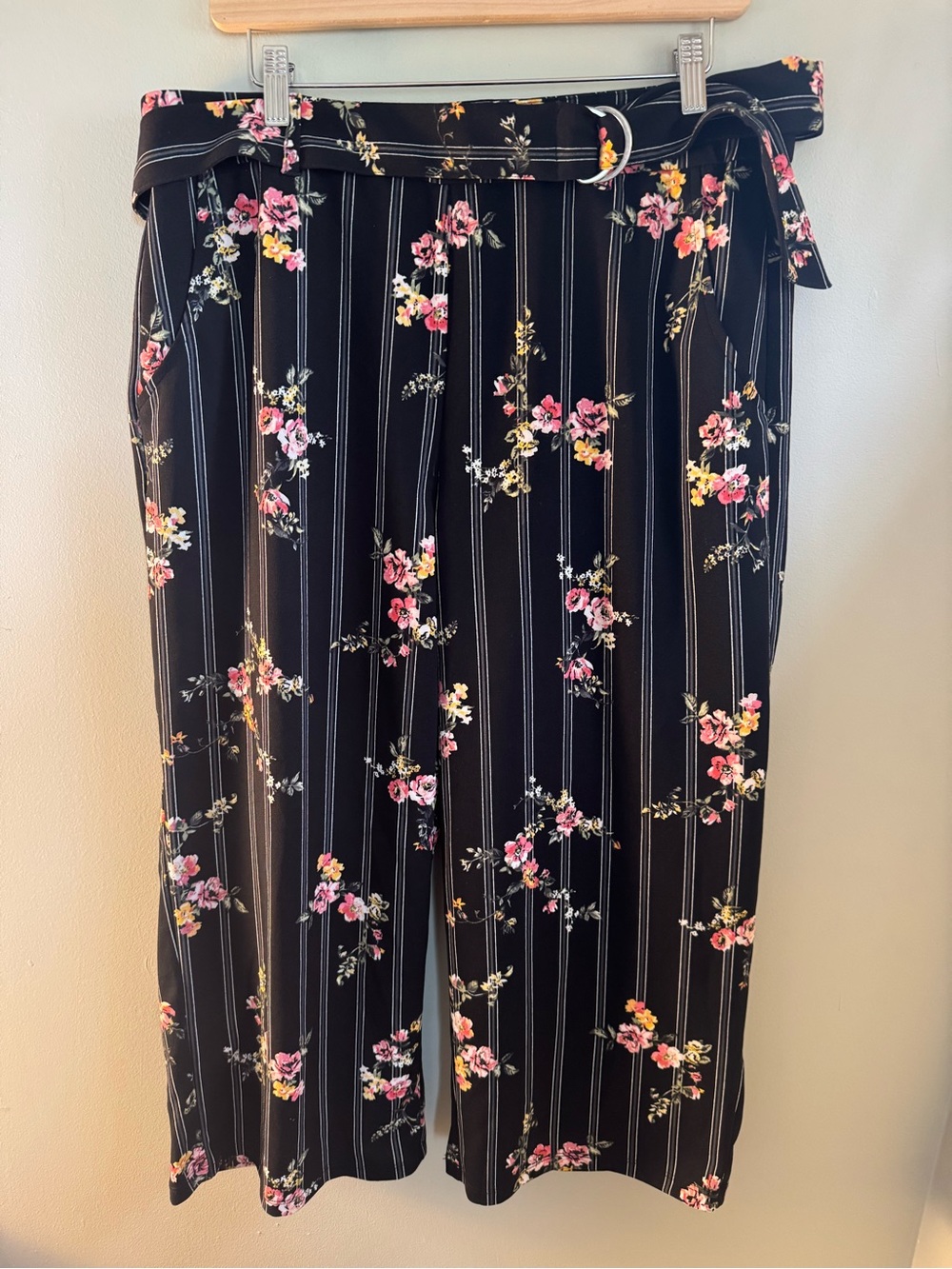 LOVE & LEGEND Women's Floral Strip Pull-On Wide Leg Capri Pants Size 1X